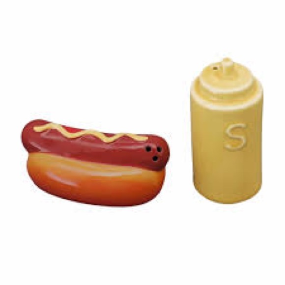 Hot Dog and Mustard Salt and Pepper Shaker Set - Picture 3 of 4